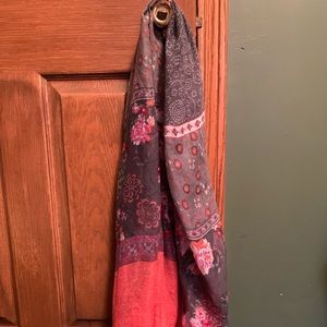 3 for $15 ‼️‼️Beautiful light weight scarf